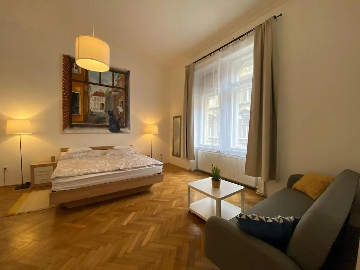 בודפשט 3 Bedrooms- Central Quarter Apartment