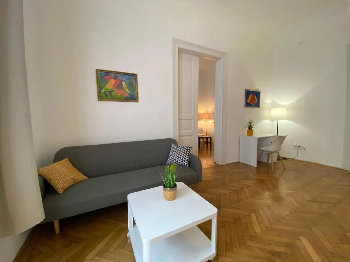 3 Bedrooms- Central Quarter Apartment Budapeşte 0*,