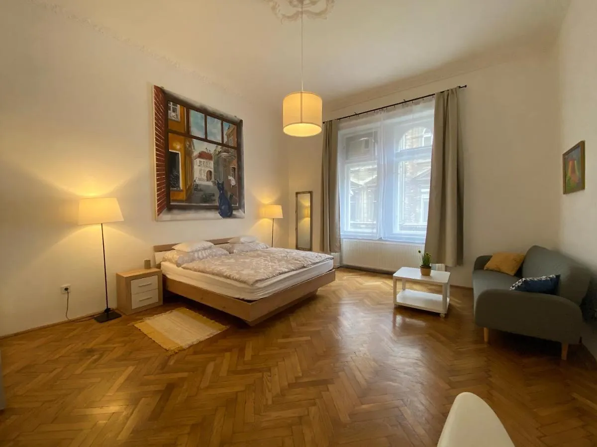 3 Bedrooms- Central Quarter Apartment Budapest