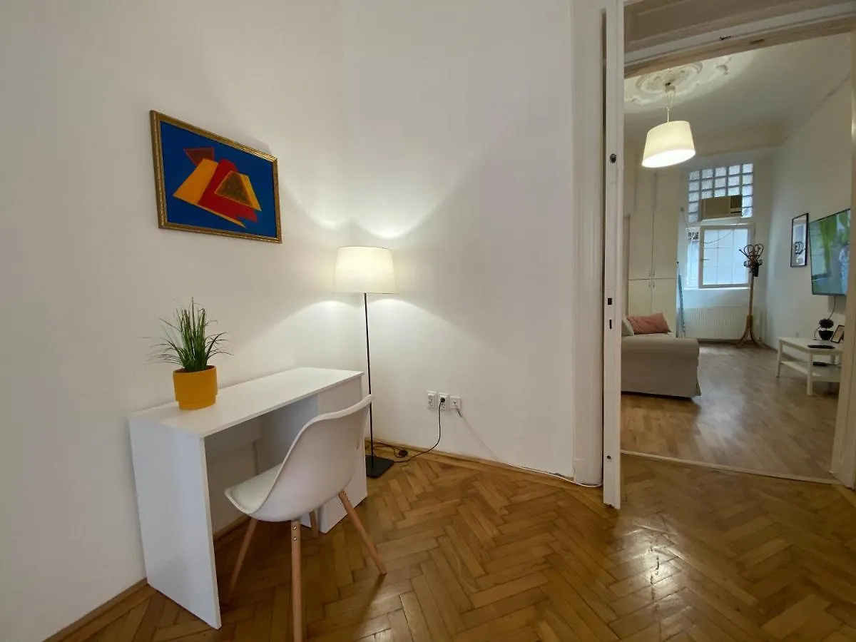 3 Bedrooms- Central Quarter Apartment Budapeşte Macaristan