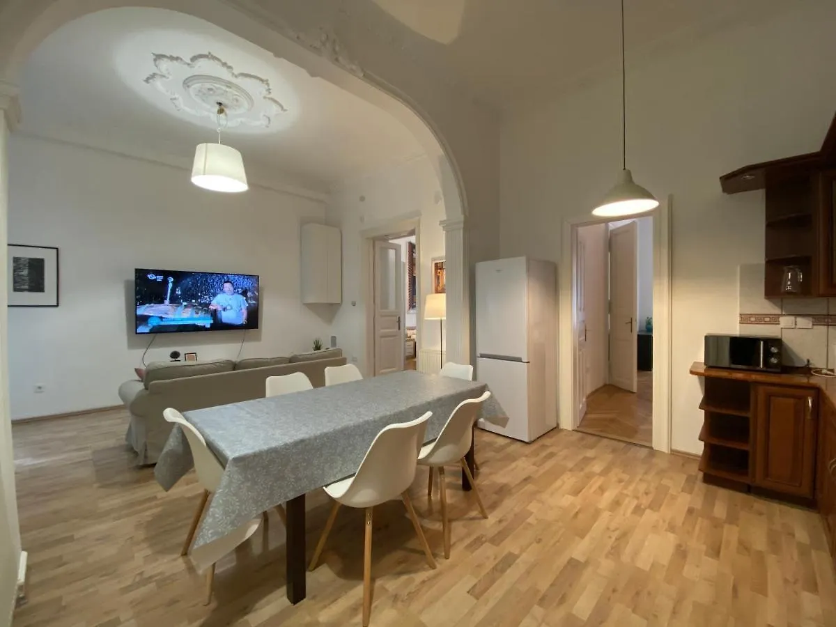 3 Bedrooms- Central Quarter Apartment Budapeşte Macaristan